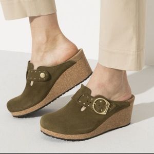 Papillio (Birkenstock) Suede Leather Pine Green wedge clogs sz 39 NWT